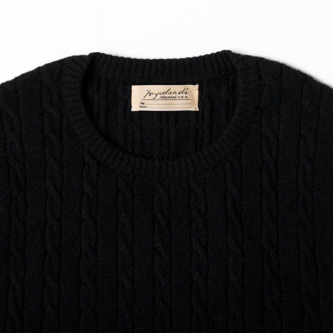 Bryceland's Cable-Knit Crewneck Pullover Black