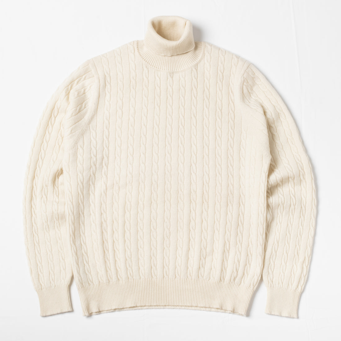 Bryceland's Cable-Knit Rollneck Pullover Ecru