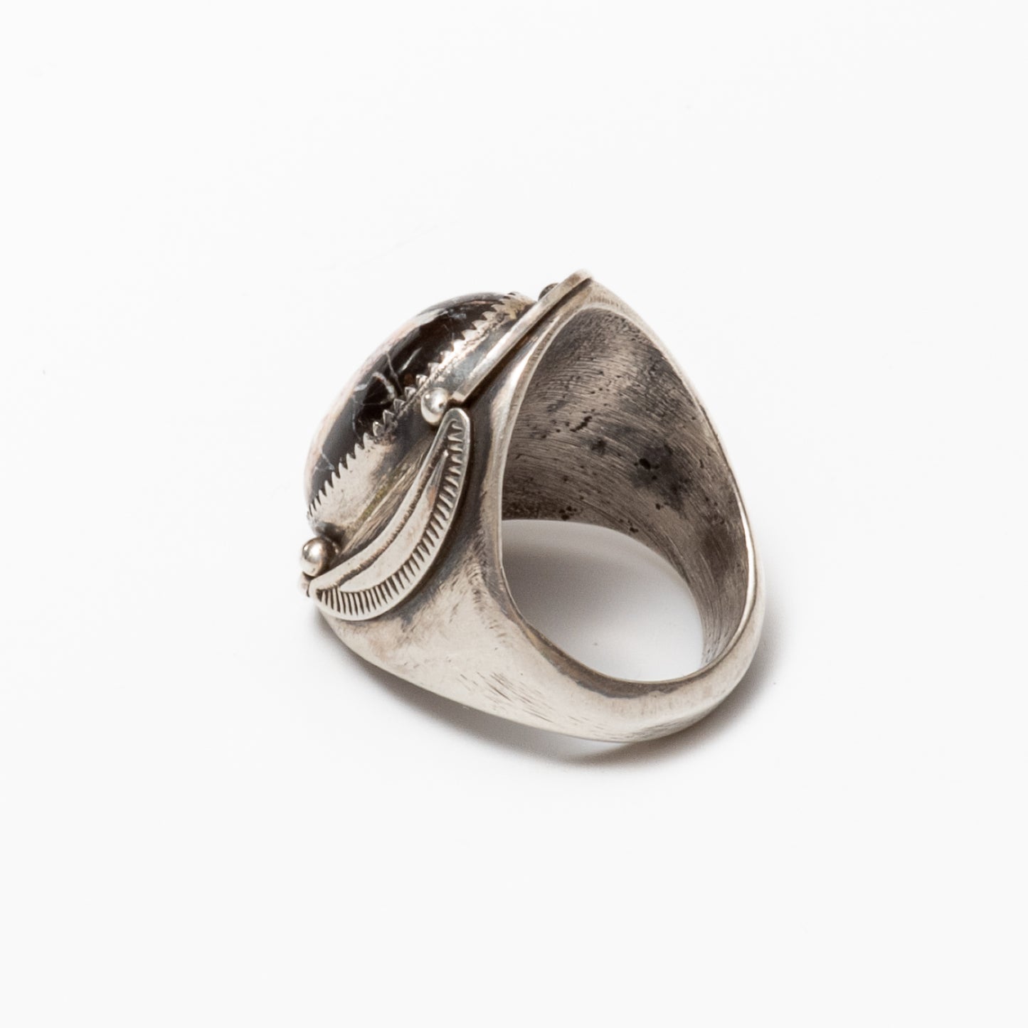 Red Rabbit Trading Co. WB Appliqué Ring – Bryceland's London